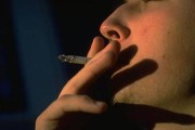 Курильщики плохо справляются с тревогой без сигарет
