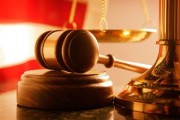 Главврачу больницы выплатили 370 тыс. фунтов для снятия стресса