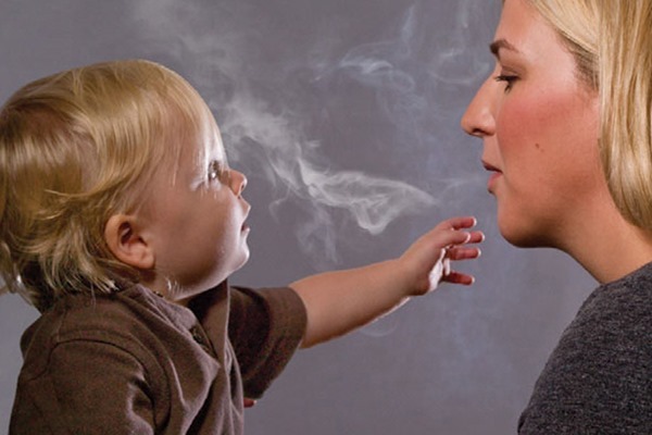 Для девочек пассивное курение более вредно, чем для мальчиков