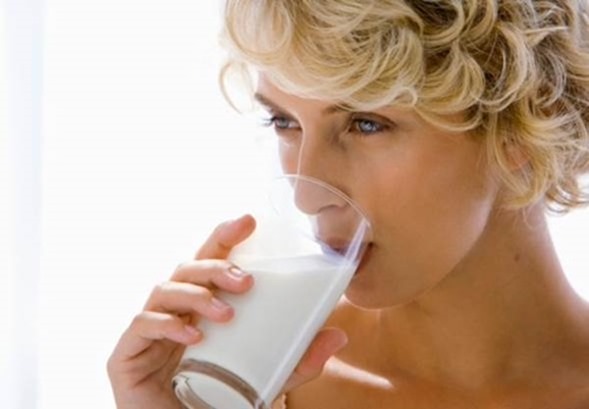 Стакан молока за завтраком поможет похудеть