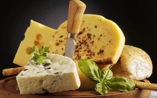 Сыр поможет предотвратить кариес